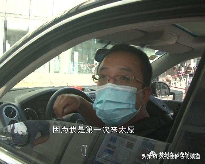 交警开道护送颅骨骨折儿童就医,市南交警紧急开道送断指伤员就医