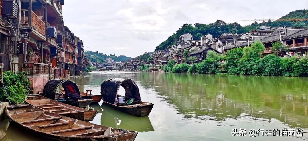 边城是沈从文笔下一座美丽的小城,沈从文笔下的边城讲的是哪里