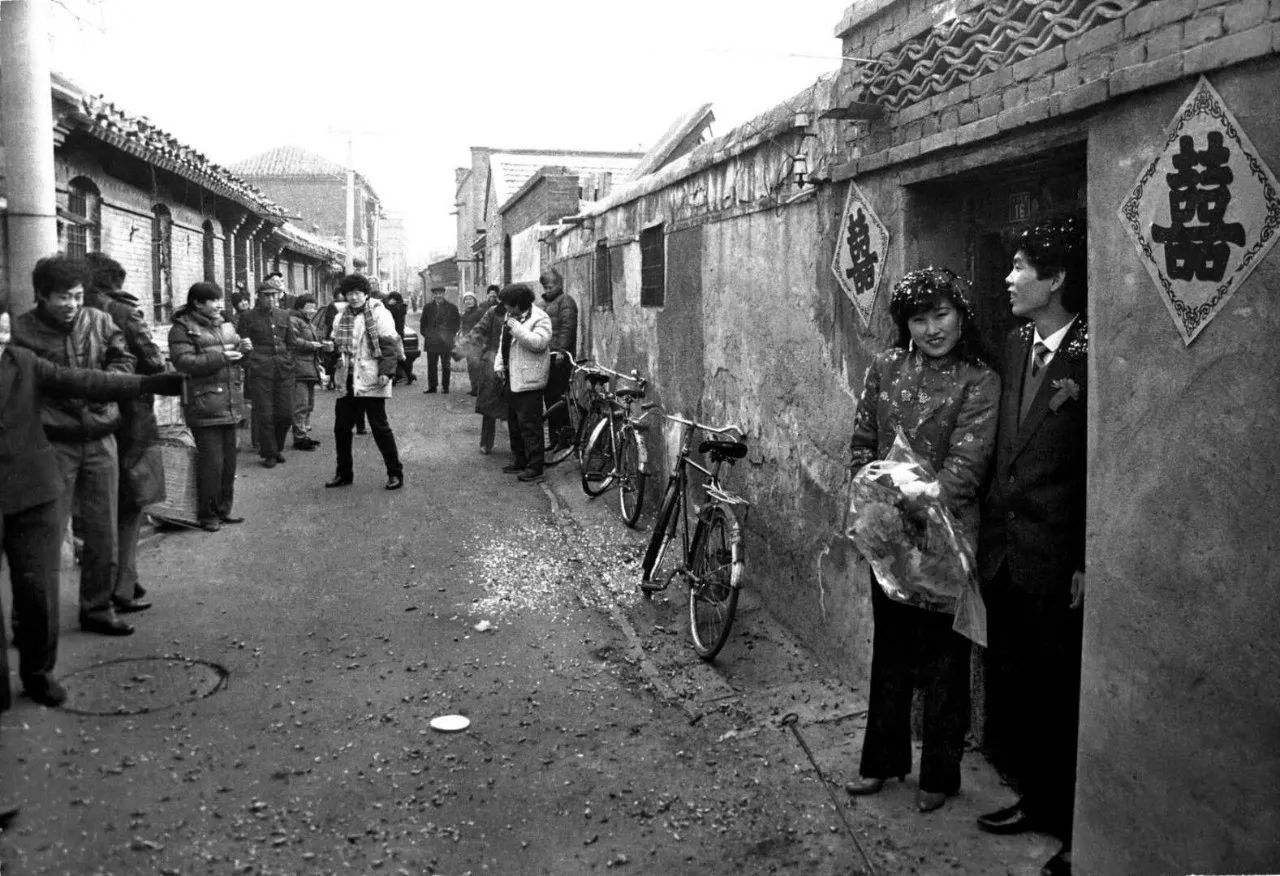 60年代一个月工资可以养活一家人,80年代的收入水平