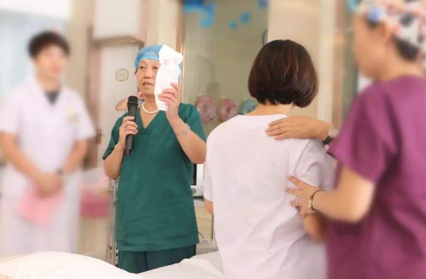 顺产时会拉尿么,顺产排尿都是血