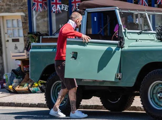 小贝为何剃光头,贝克汉姆的头秃