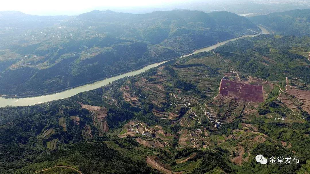 震撼500平巨幅国旗,巨型五星红旗升起