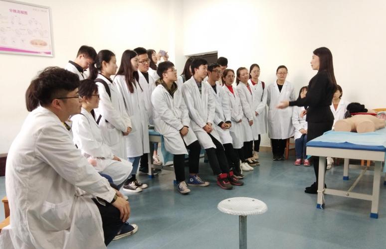 文科生医学专业就业前景,适合文科生的大专医学专业