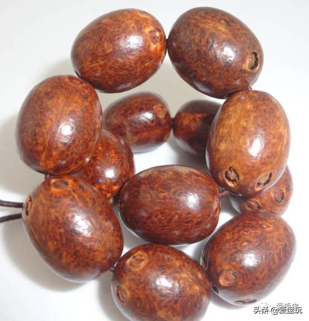 滴血莲花菩提盘玩前后对比效果图,21颗菩提手串盘玩