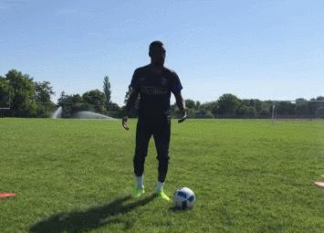 像阿扎尔一样带球,阿扎尔五个过人技巧