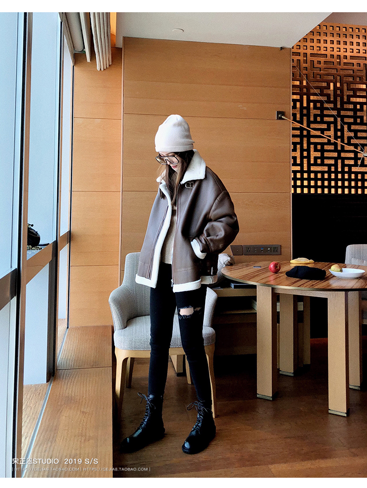 妈妈，我想要机车皮衣！要，要两件！妈妈真好，谢谢妈妈