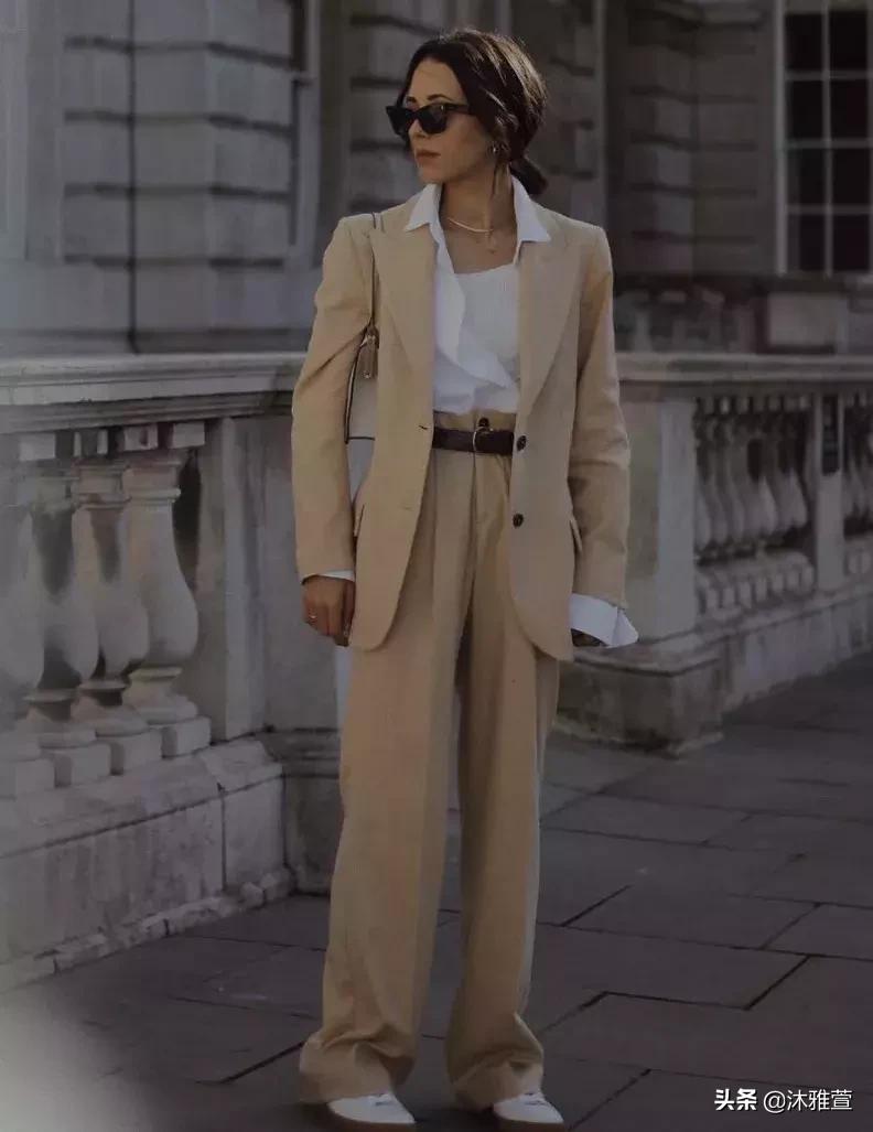 显瘦吊带直筒裤,你穿露肩吊带的样子