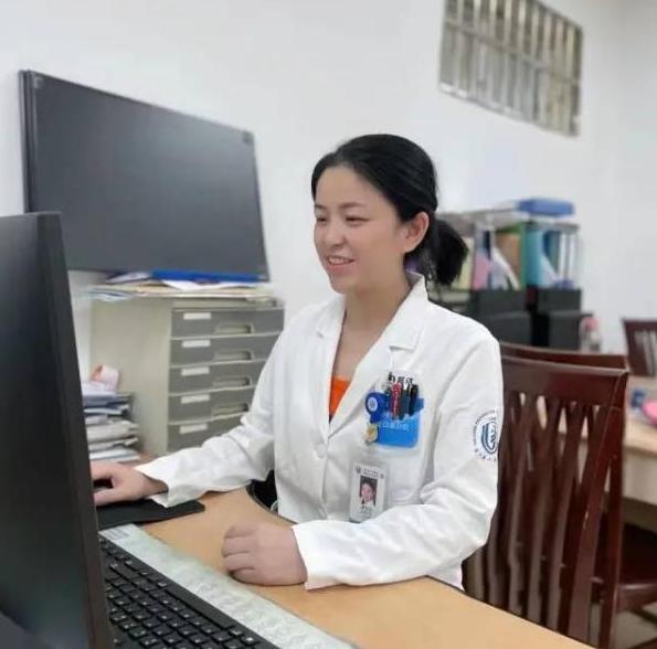 “医生救我！小龙虾越爬越凶！”浙江14岁男孩把小龙虾塞进肛门！称想把活龙虾变成龙虾干？