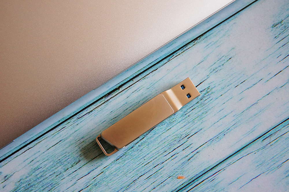 高速手机电脑两用32gu盘,手机电脑两用固态极速u盘