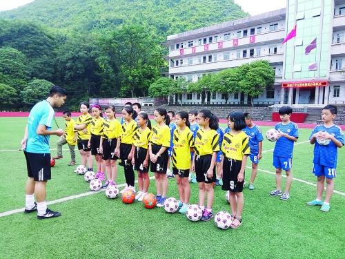 如何正确的面对足球运动员低谷期,中国足球正确发展道路