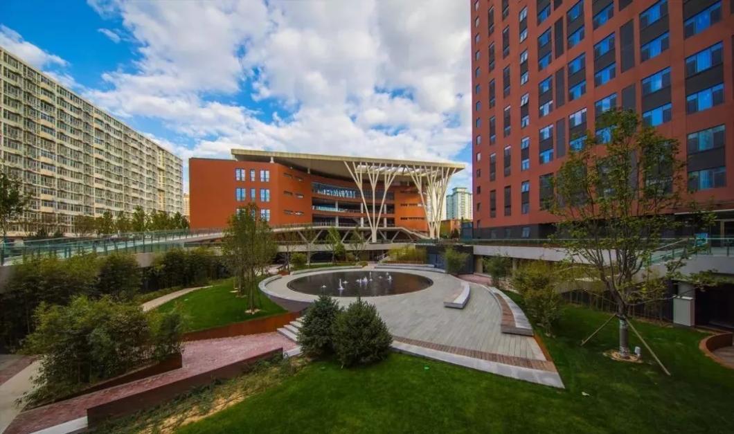 北京“绿色学府”：占地13176亩，坐拥8大餐厅，新华社、中央电视台聚焦关注！