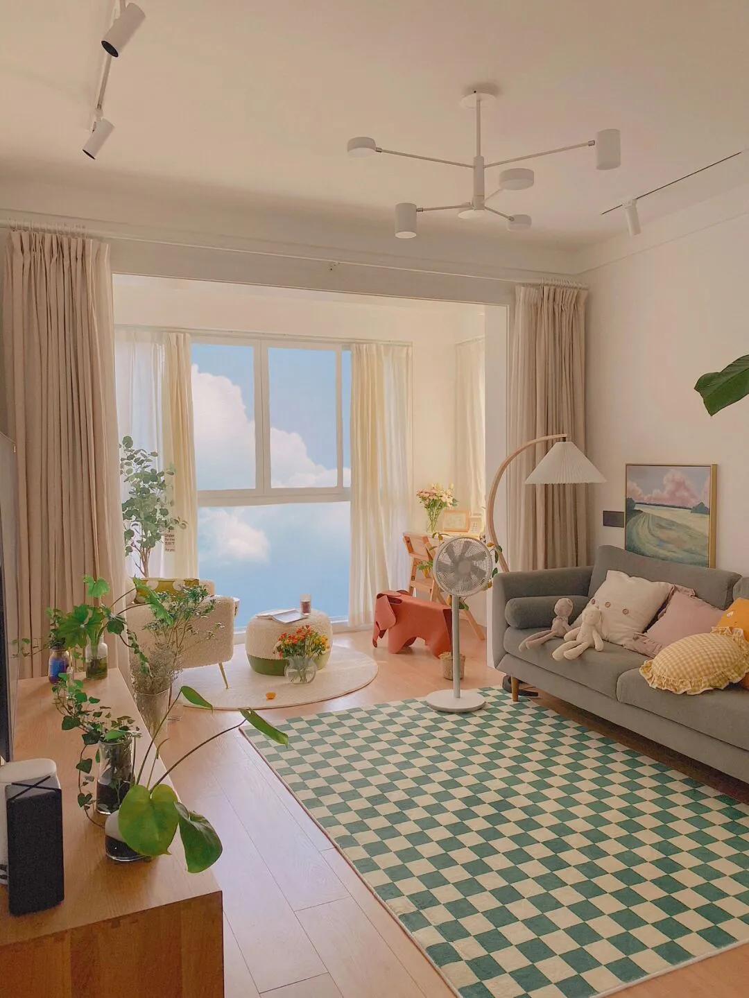 又一独居女孩爆红！买下60m²二手房，仅花4.5W装成全能“大胃王”