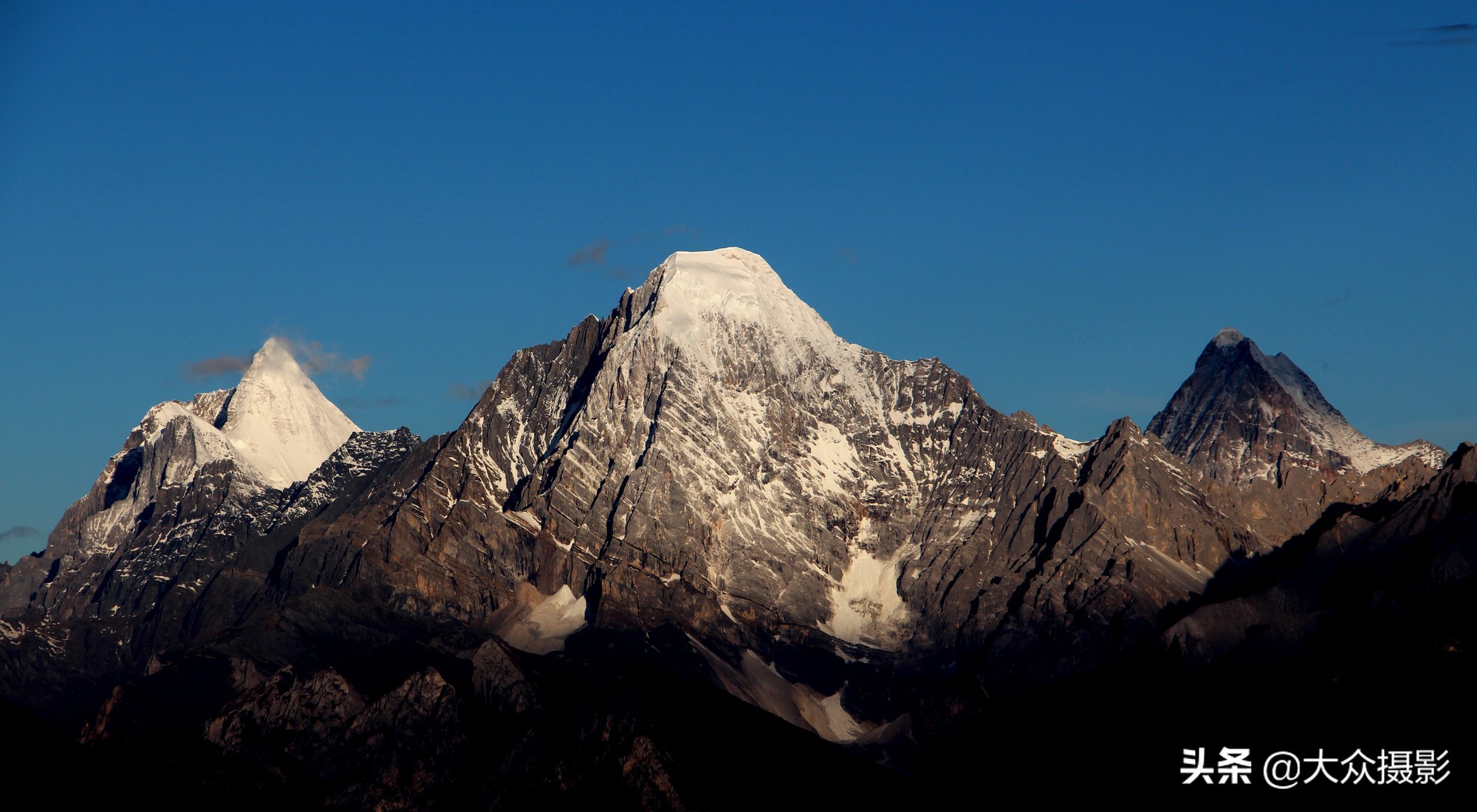 七大震撼人心的雪山之旅,探索雪山的美