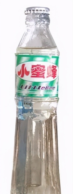 宏宝莱荔枝味和凤梨味哪个好喝,荔枝宏宝莱