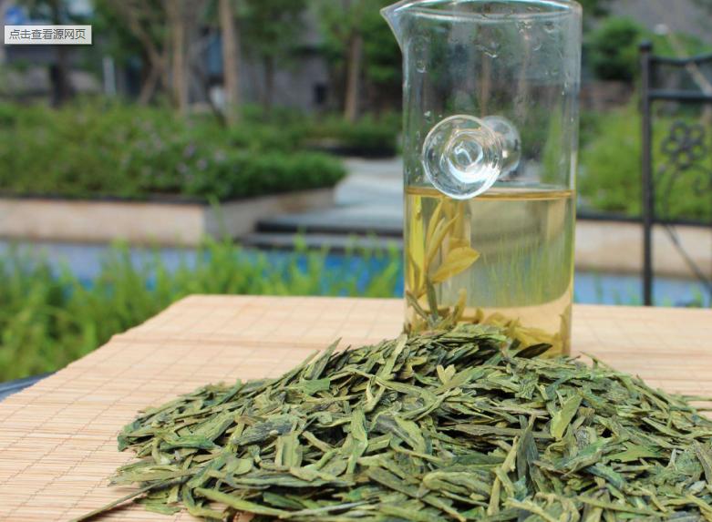 玻璃杯泡龙井为什么茶叶沉不下去,玻璃杯泡龙井有层黄色污垢有害吗
