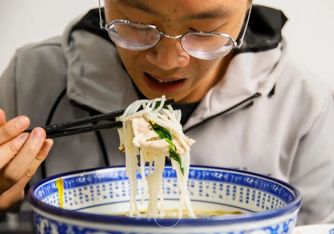 曲靖200一碗的过桥米线,曲靖高端过桥米线