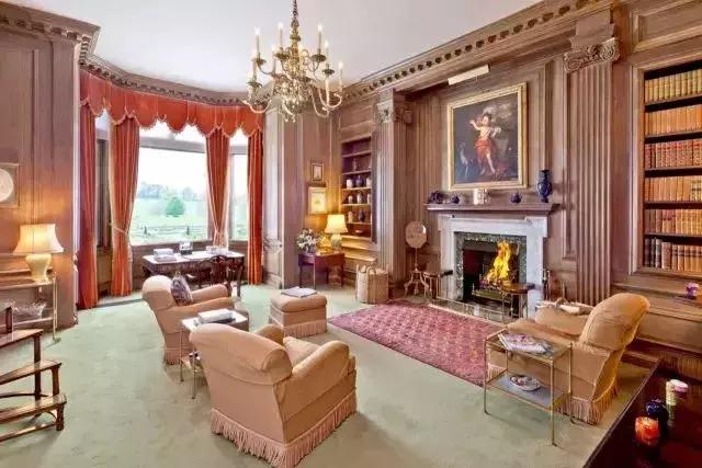 梅西内马尔c罗豪宅,c罗梅西内马尔谁有钱