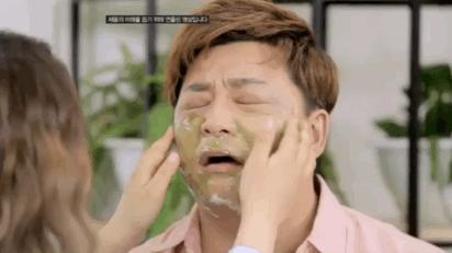 李小冉皮肤嫩白,李小冉肌肤白到发光