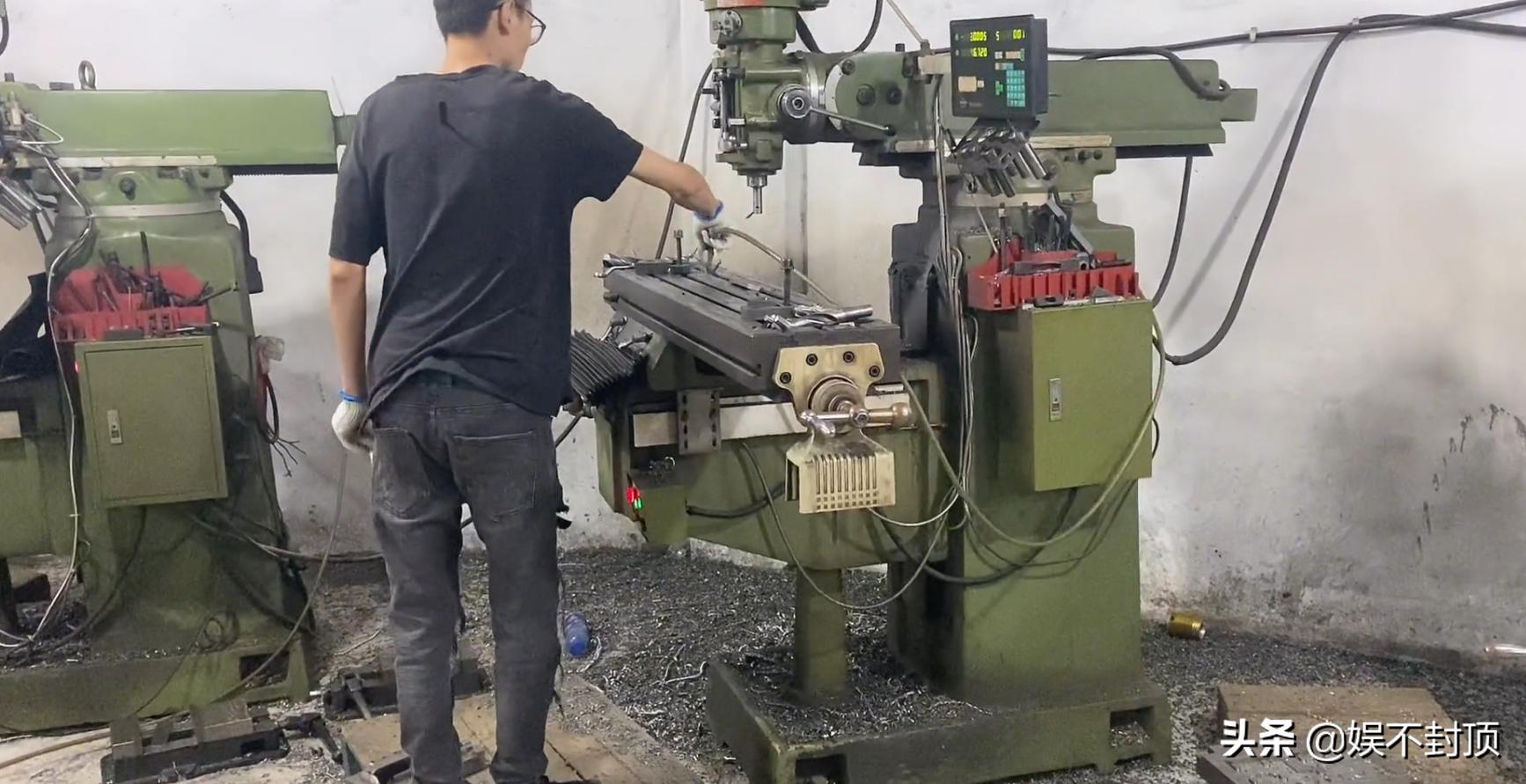 模具师傅多少工资2008年,招聘拉丝模具师傅8000