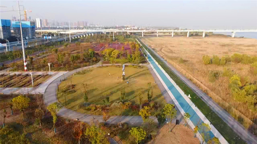 汉口江滩四期向游客开放,武汉打卡江滩公园