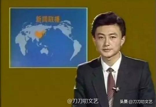 主持人康辉烫头,康辉烫头发型图片