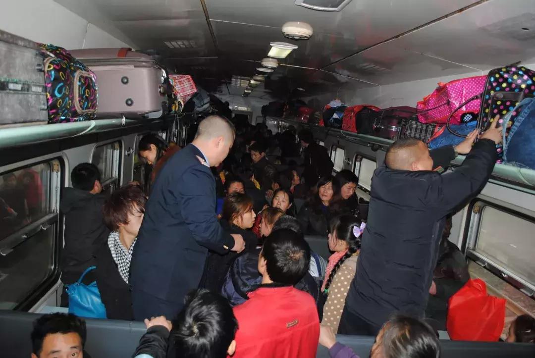 现在我学唱神曲，全靠别人手机外放