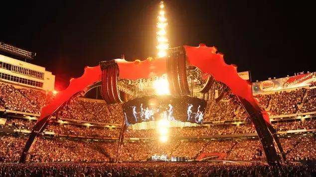 世界级摇滚乐队u2,u2乐队爱尔兰演唱会