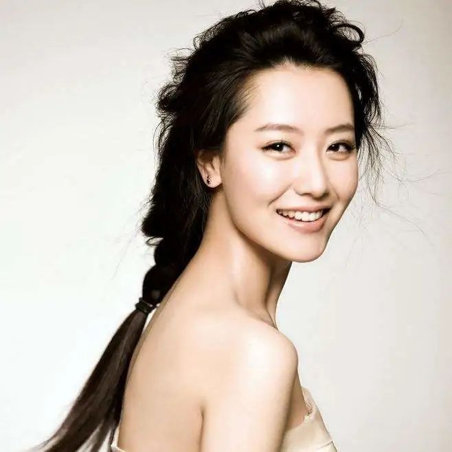 拥有迷人桃花眼的女星,盘点6位狐狸眼的女星