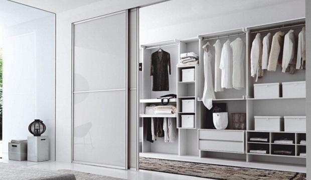 衣柜味道很重怎么快速去除味道,刚从衣柜拿出来的衣服需要洗么