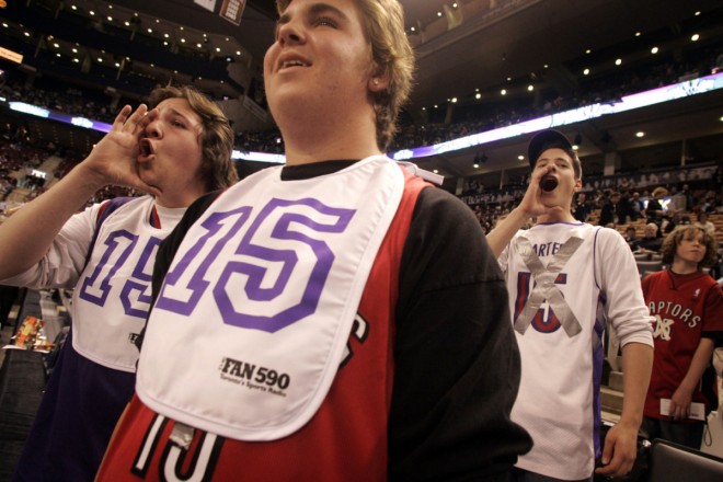 不止为扣篮而生！15个故事，致敬最伟大的15号球员