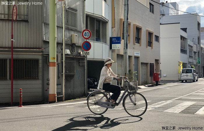 卡地亚love满天星戒指多少钱,在日本花2000元买车后续