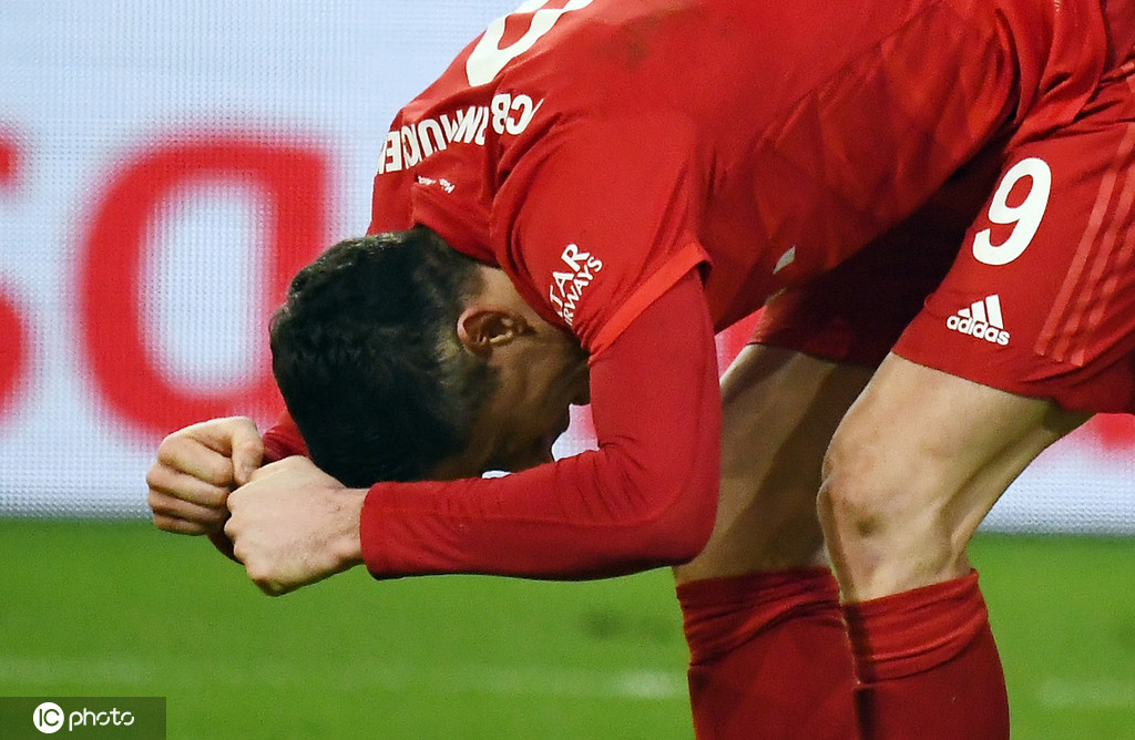 拜仁0比5惨败门兴首发,拜仁五球惨败门兴