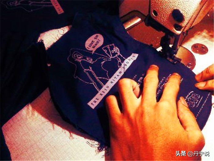 所有品牌牛仔裤,所有牛仔裤的品牌带红色条纹