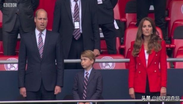 乔治王子英格兰队,威廉王子和乔治王子看球赛