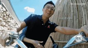 女人过40，建议出门戴帽子，既防晒又减龄，45像35，时髦又有档次