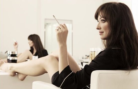 最适合躲在被子里看的电影,适合躲在被子里面看的电影