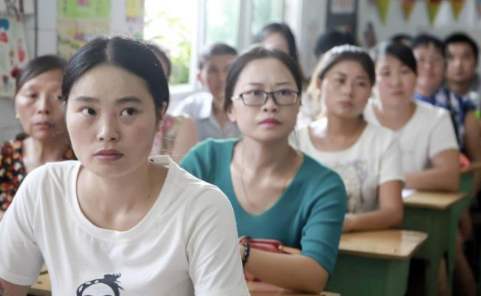 孩子随妈妈姓的坏处,孩子随母亲姓尴尬吗