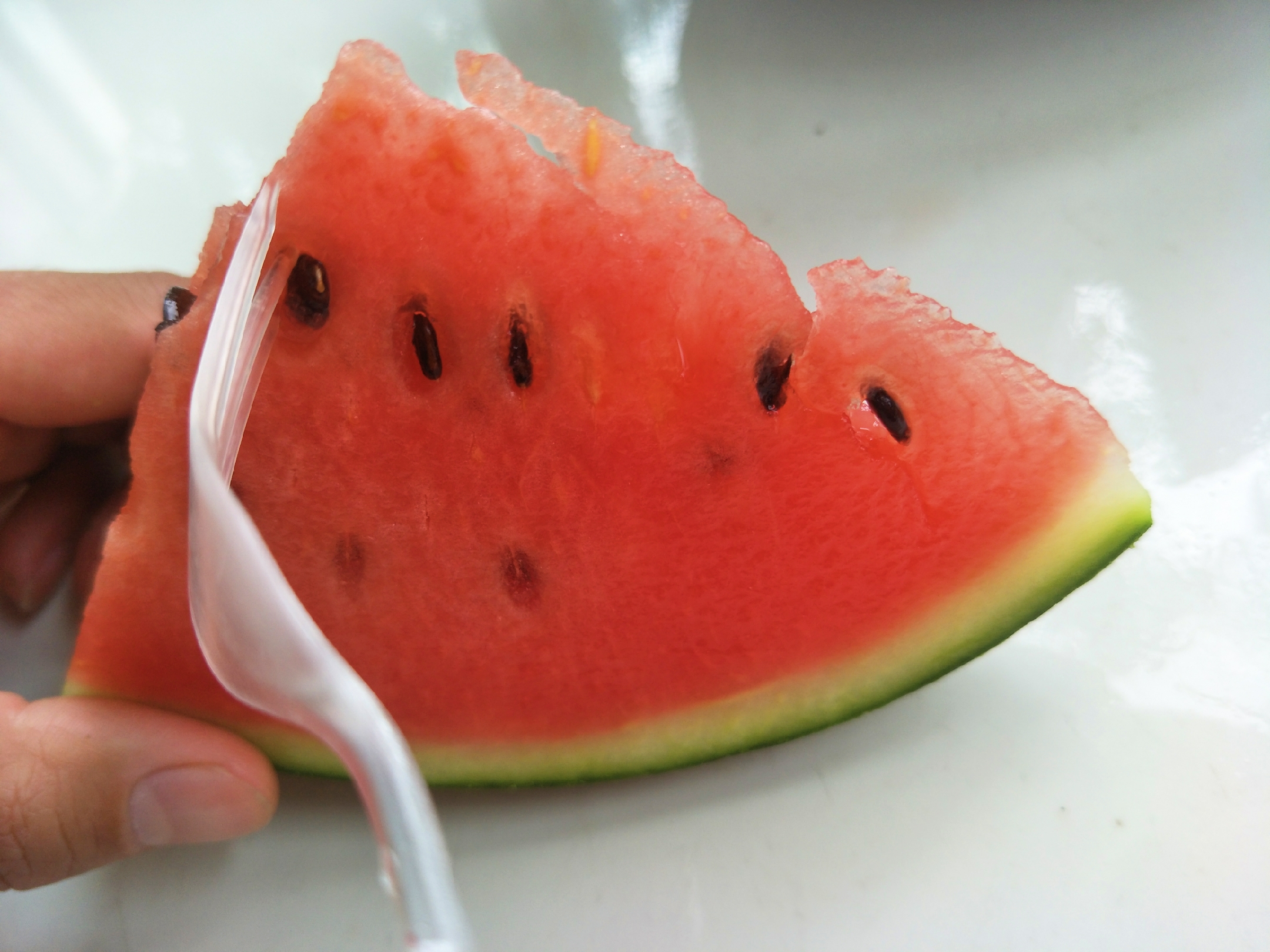 吃西瓜怎么挑出西瓜籽,吃西瓜去籽技巧