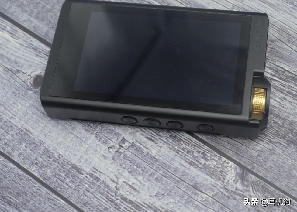 乐图墨菊值得入手吗,乐图菊花台旗舰播放器评测