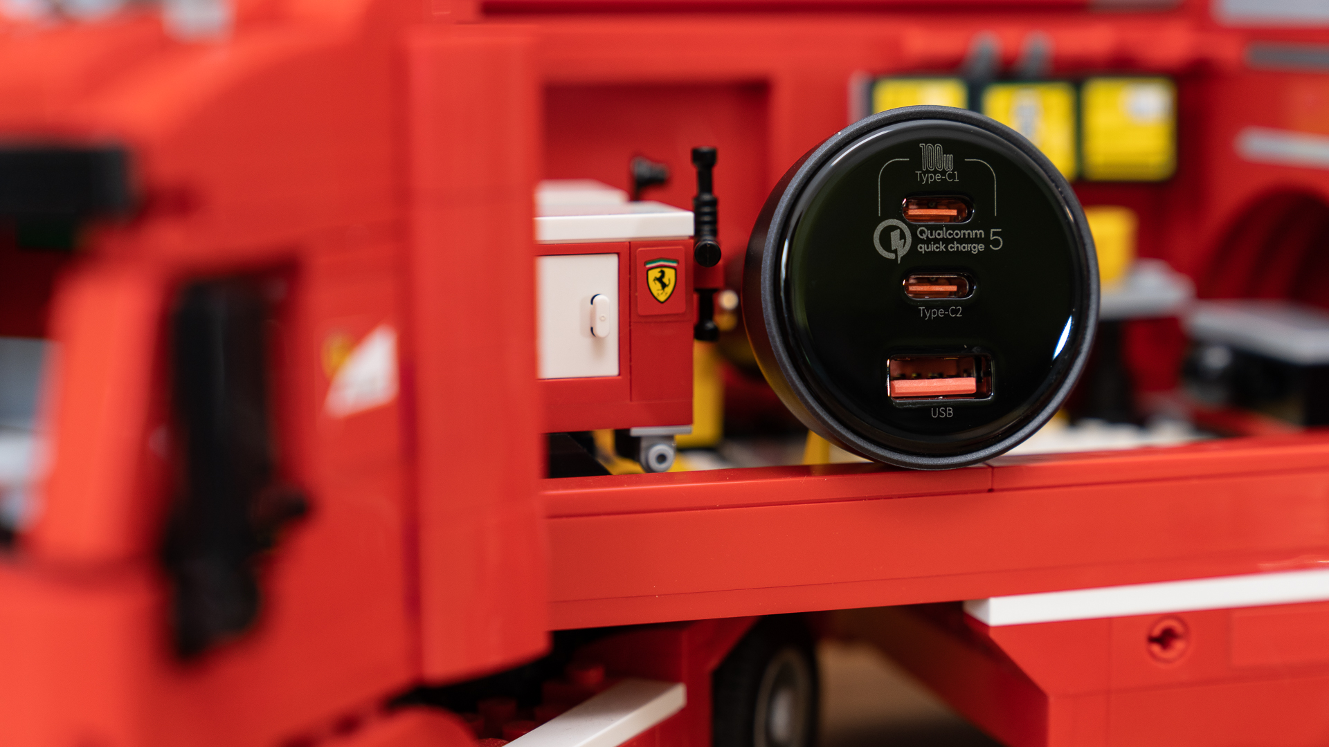 汽车人,出发!车生活补给利器,倍思160WQC5认证车载充电器分享