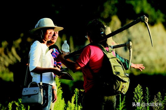 你是谁,情动山乡为了谁