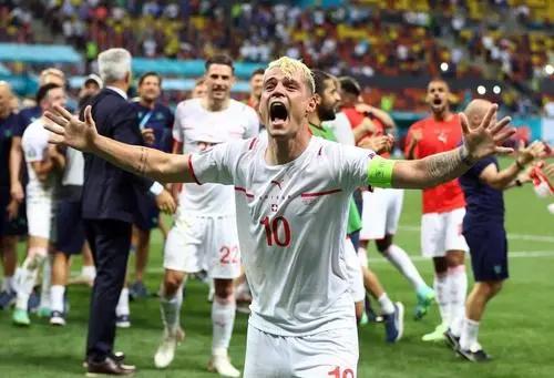 当你觉得自己扛不下去的时候,当你觉得扛不住的时候来看看视频