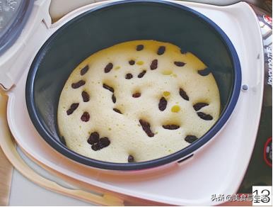 电饭锅做戚风蛋糕最简单的做法,电饭煲自制戚风蛋糕的超简单做法