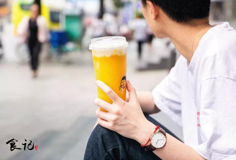 我太太太难了!体感36℃的襄阳夏天,全靠一杯高颜值的茶饮续命