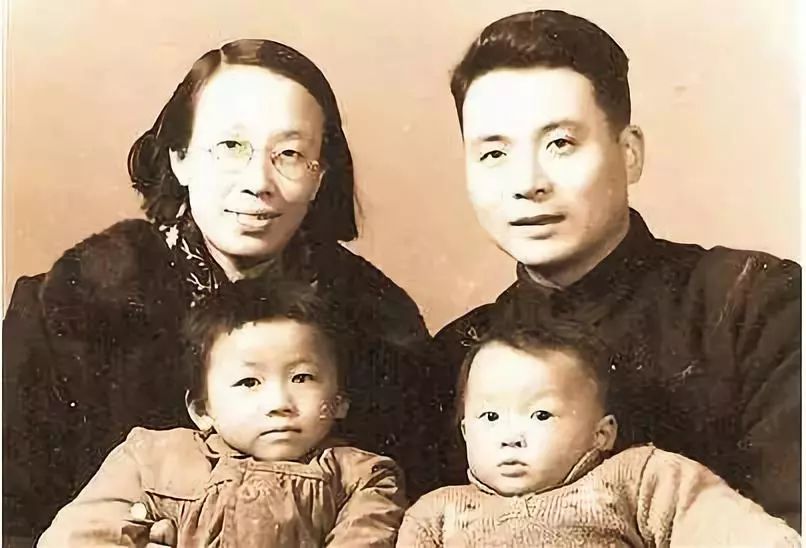 邓稼先和杨振宁原子弹,杨振宁眼中的两弹元勋邓稼先