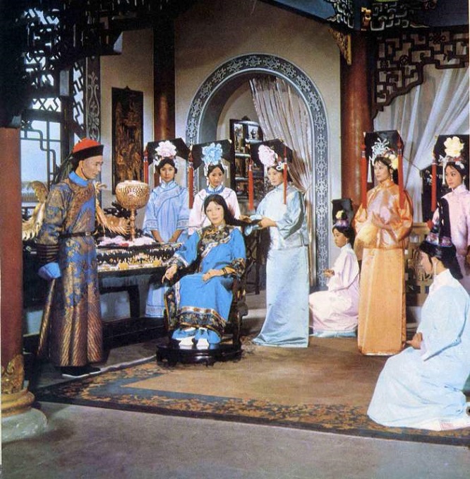 慈禧太后在城内过着奢靡生活,慈禧太后的奢靡生活一天花多少钱