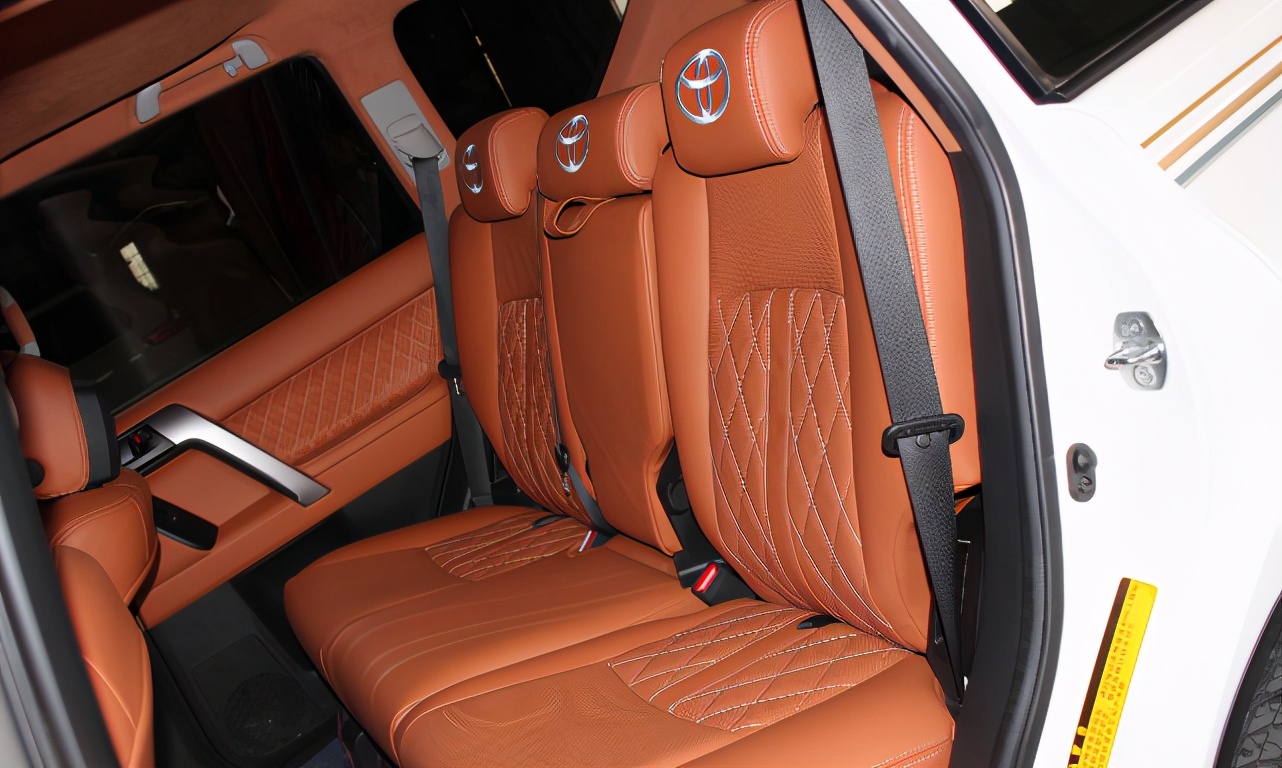 汽车真皮座椅保养用什么油,汽车内饰保养的正确方法