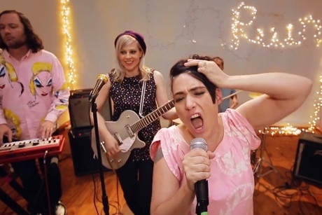 女孩们，到前面来！暴女运动简史