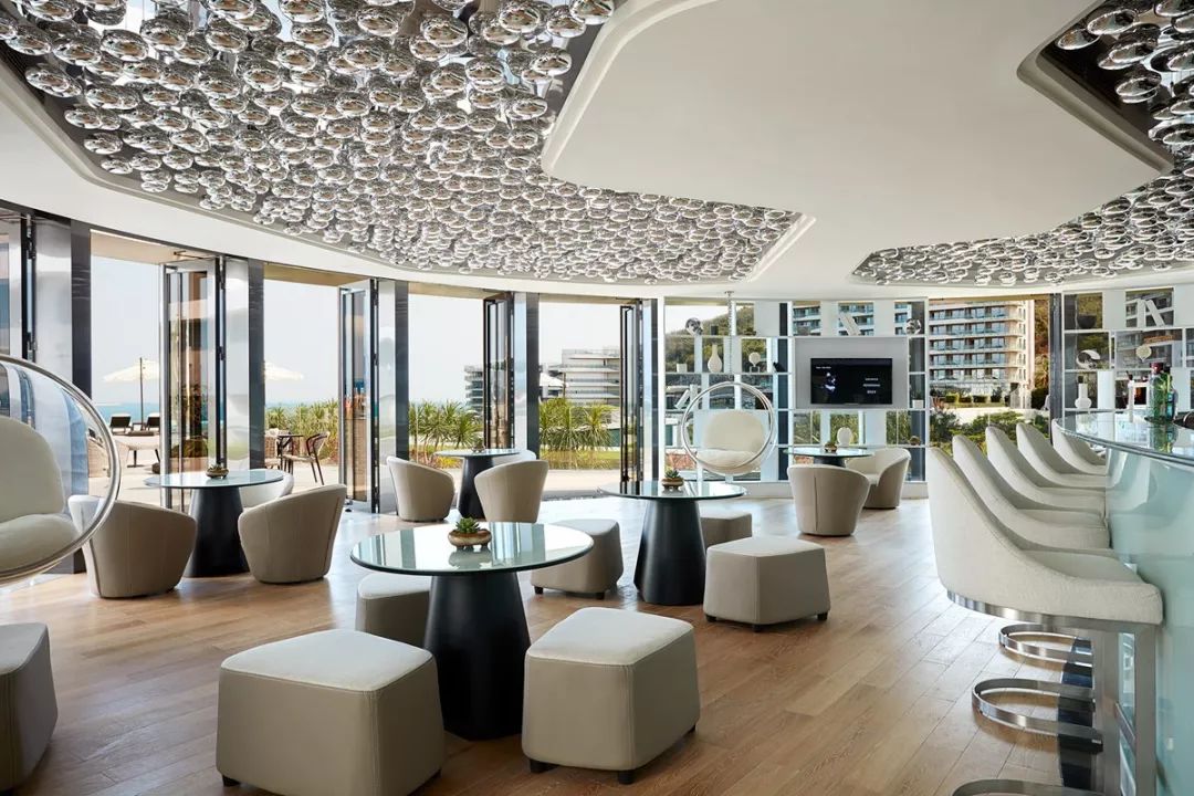 藏身酒店,高档酒店的酒吧