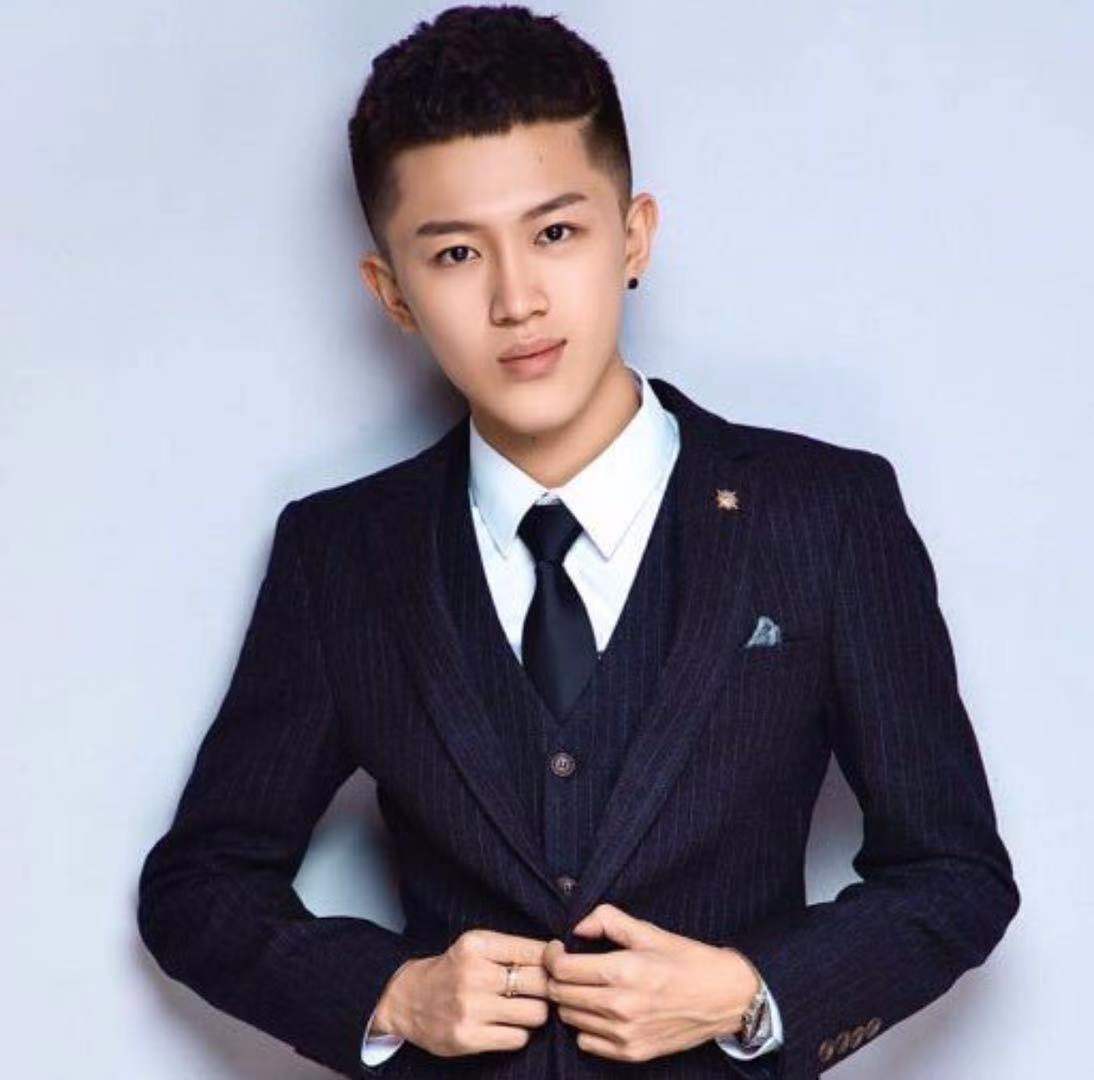 小伊伊吃醋，牌牌琦健身请美女教练，聊天记录让小伊伊气急败坏